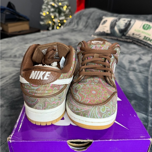 Nike SB Brown Paisley Sneakers - Picture 3 of 9
